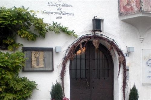 Ansitz Kandelburg Hotel 3*